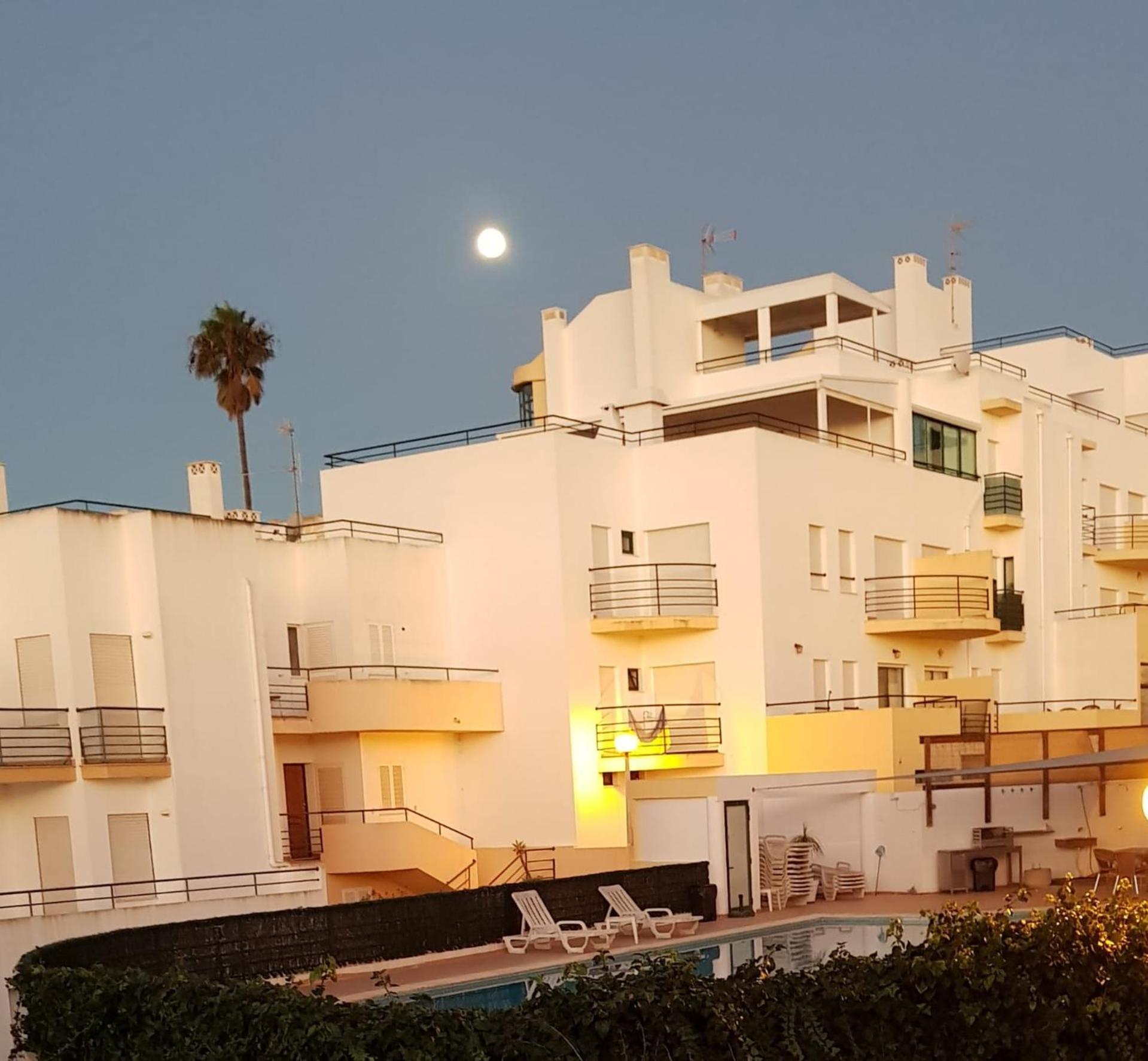 Apartment Sunshine - Golfplayer And Holidays ลากอส ภายนอก รูปภาพ